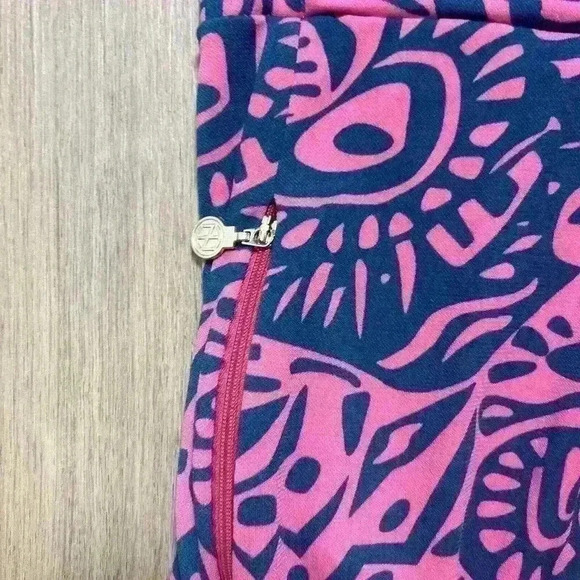 TRACY NEGOSHIAN Women's XS- Pink & Blue Geometric One Shoulder Dress Knee Lth D2 - Picture 3 of 9